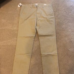 Nwt gap 34 x 32 slim pants